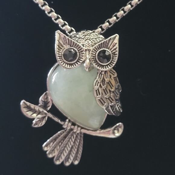 Green Aventurine Crystal Owl Pendant Necklace - Picture 1 of 4